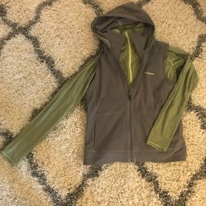 Columbia vest and 1/4 zip top bundle